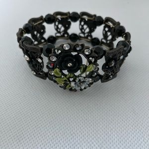 Vintage stretchy cuff link w/black bead and rhinestone bracelet